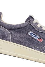 Charger l&#39;image dans la galerie, Autry Sneakers Medalist 01 Low Leather Suede China S409