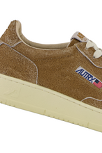 Charger l&#39;image dans la galerie, Autry Sneakers Medalist 01 Low Leather Suede Texas S414