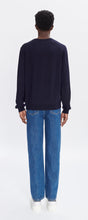 Charger l&#39;image dans la galerie, A.P.C. Pull Matt Logo en Laine Mérinos Dark Navy