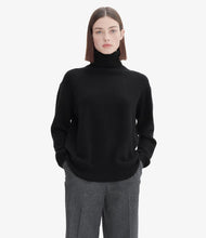 Charger l&#39;image dans la galerie, A.P.C. Pull Amal Noir